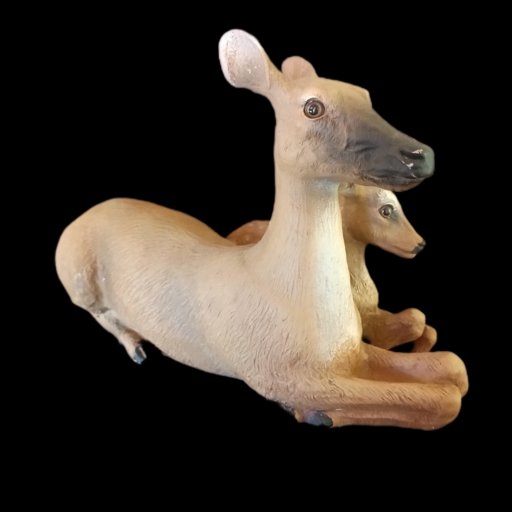 Rare Vintage Universal Statuary Doe/Fawn Figurine Numbered - Picture 3 of 10
